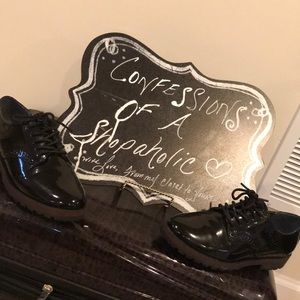 Black patent Oxford shoes!